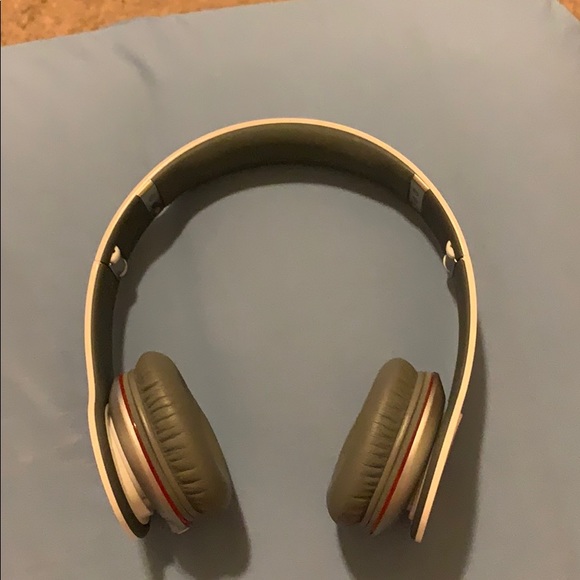 Beats by Dre solo HD - Picture 2 of 3